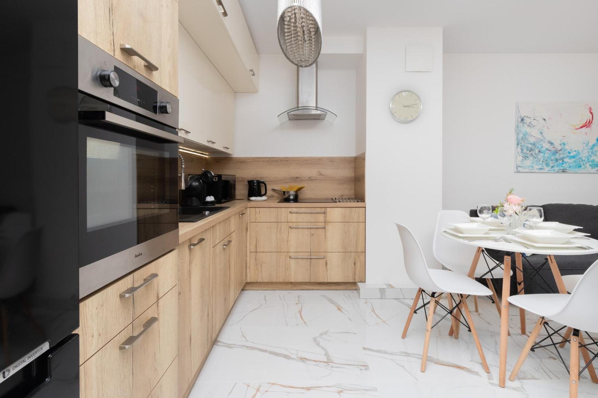 Batorego 7 Apartament With Terrace & Parking Downtown Gdynia By Renters Exterior photo
