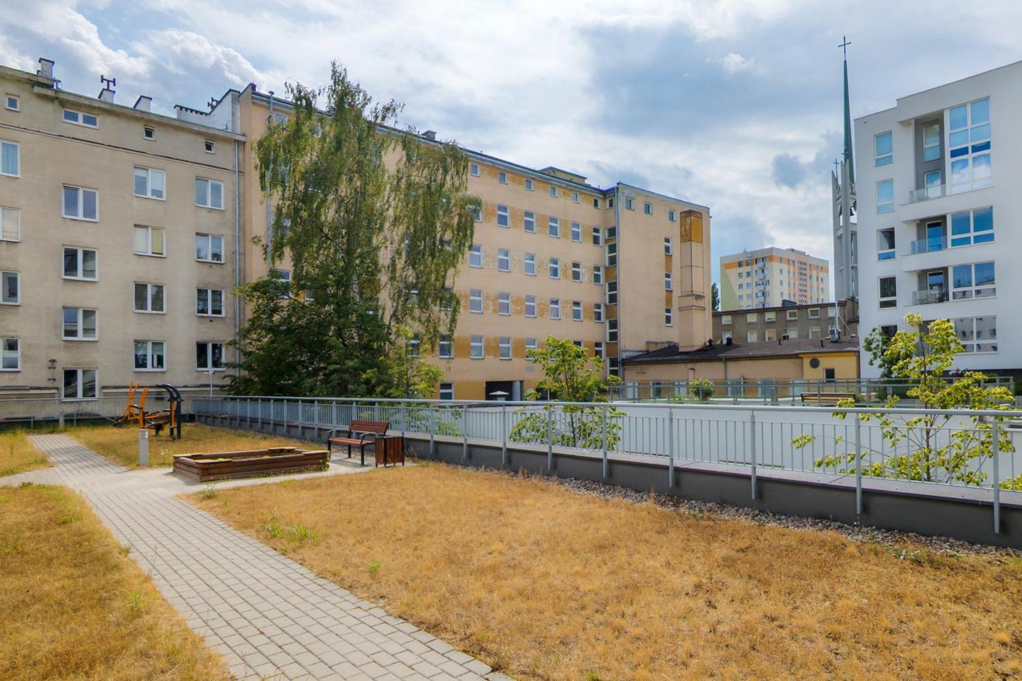 Batorego 7 Apartament With Terrace & Parking Downtown Gdynia By Renters Exterior photo