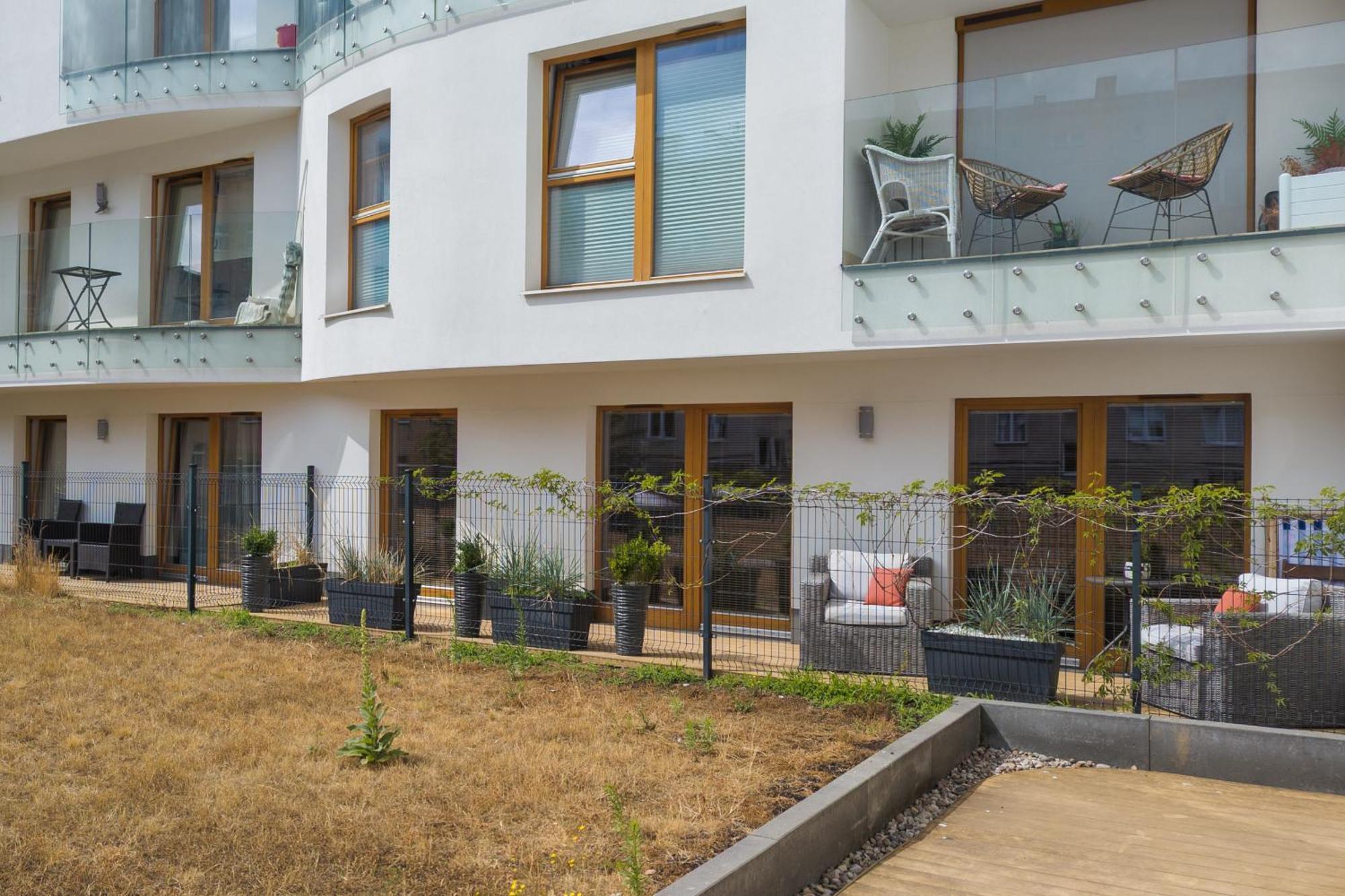 Batorego 7 Apartament With Terrace & Parking Downtown Gdynia By Renters Exterior photo